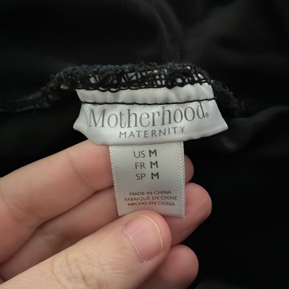 Black motherhood maternity jeans. Size medium.
